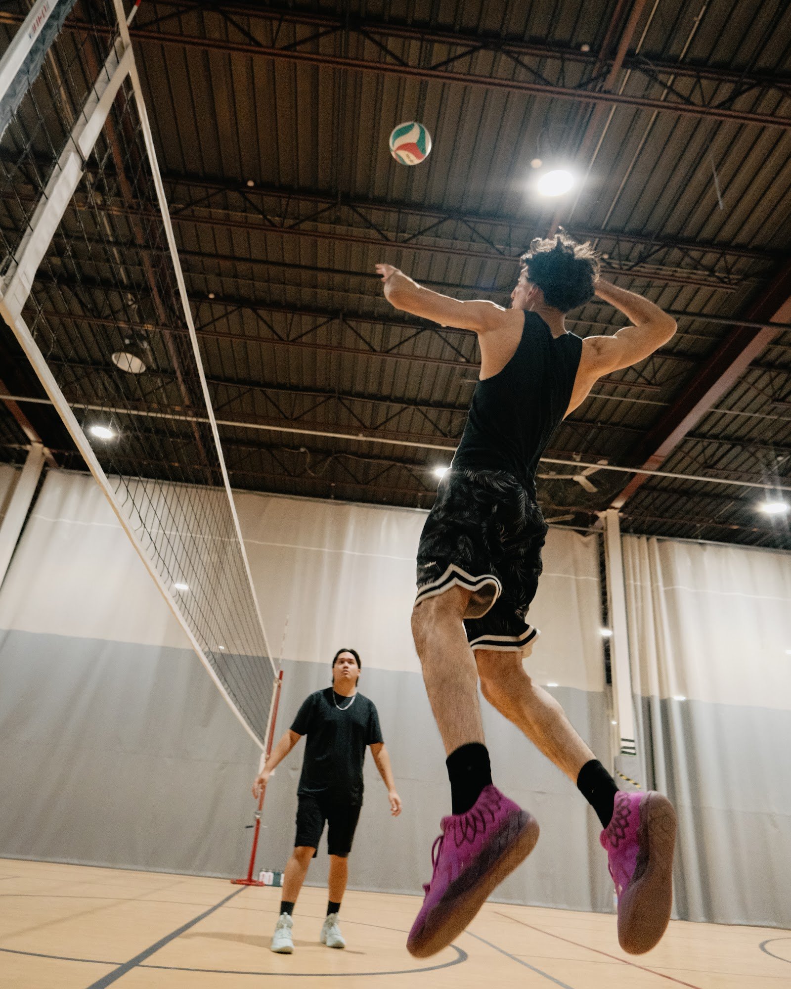 Low angle jump serve