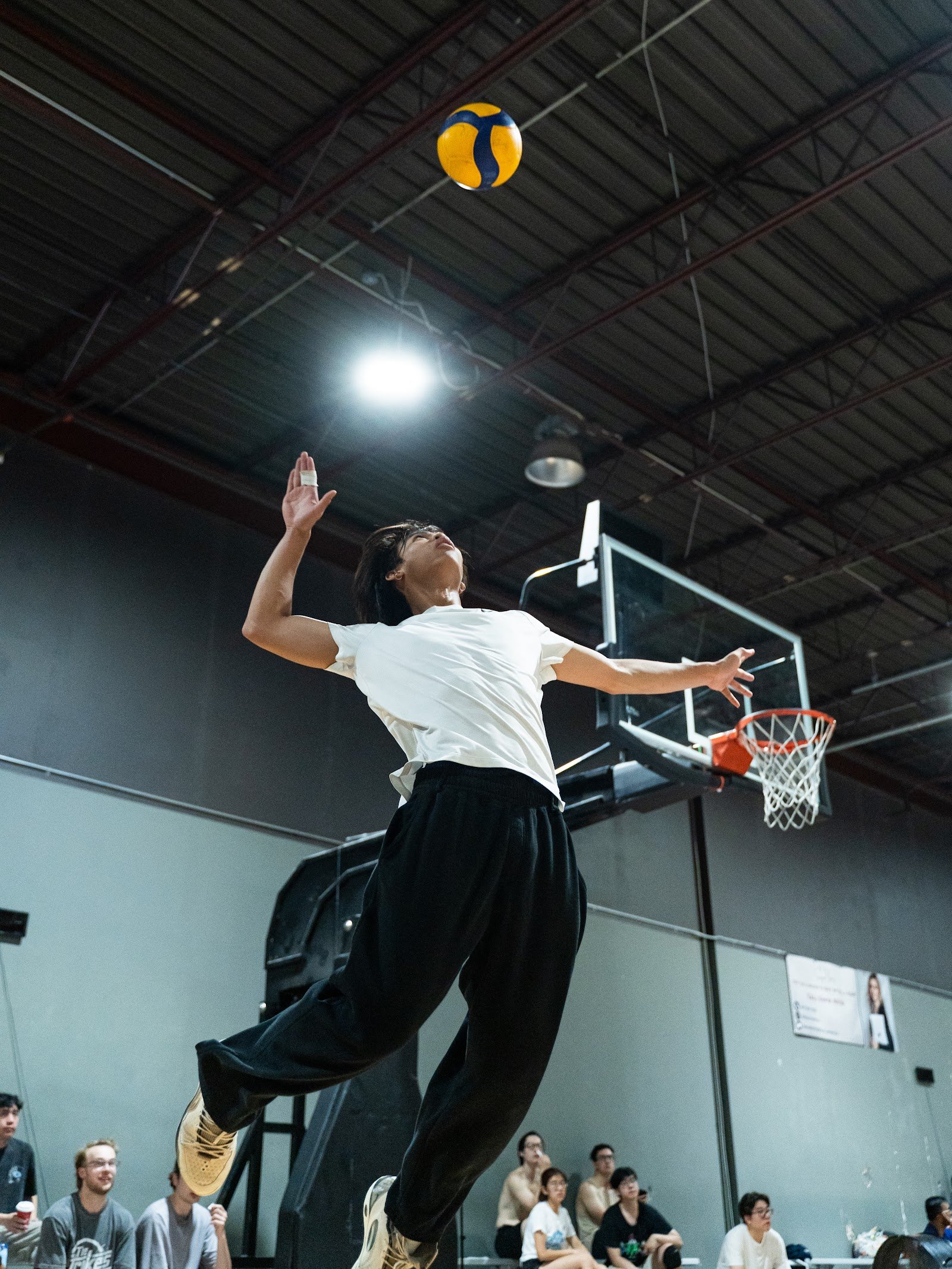 Jump serve under the lights